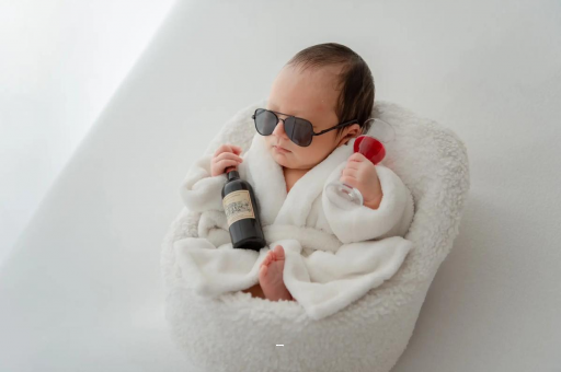 五指山宝宝被蜜蜂蛰了 五指山宝宝被蜜蜂蛰了