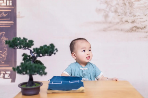 五指山宝宝总是抠鼻子 五指山宝宝总是抠鼻子